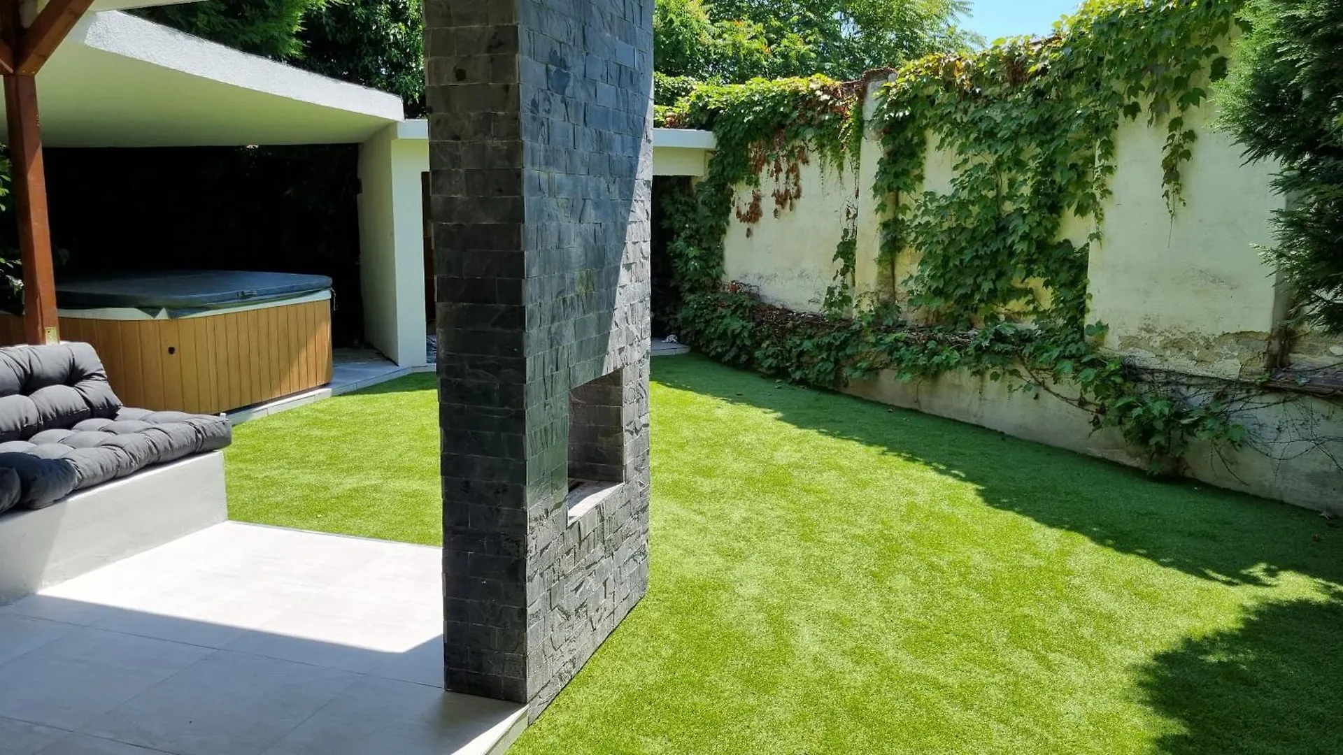 Loft Garden Villa - 4 Bedroom 3 Ba, Sleeps 10, 7 Min To Downtown Budapest Hungary